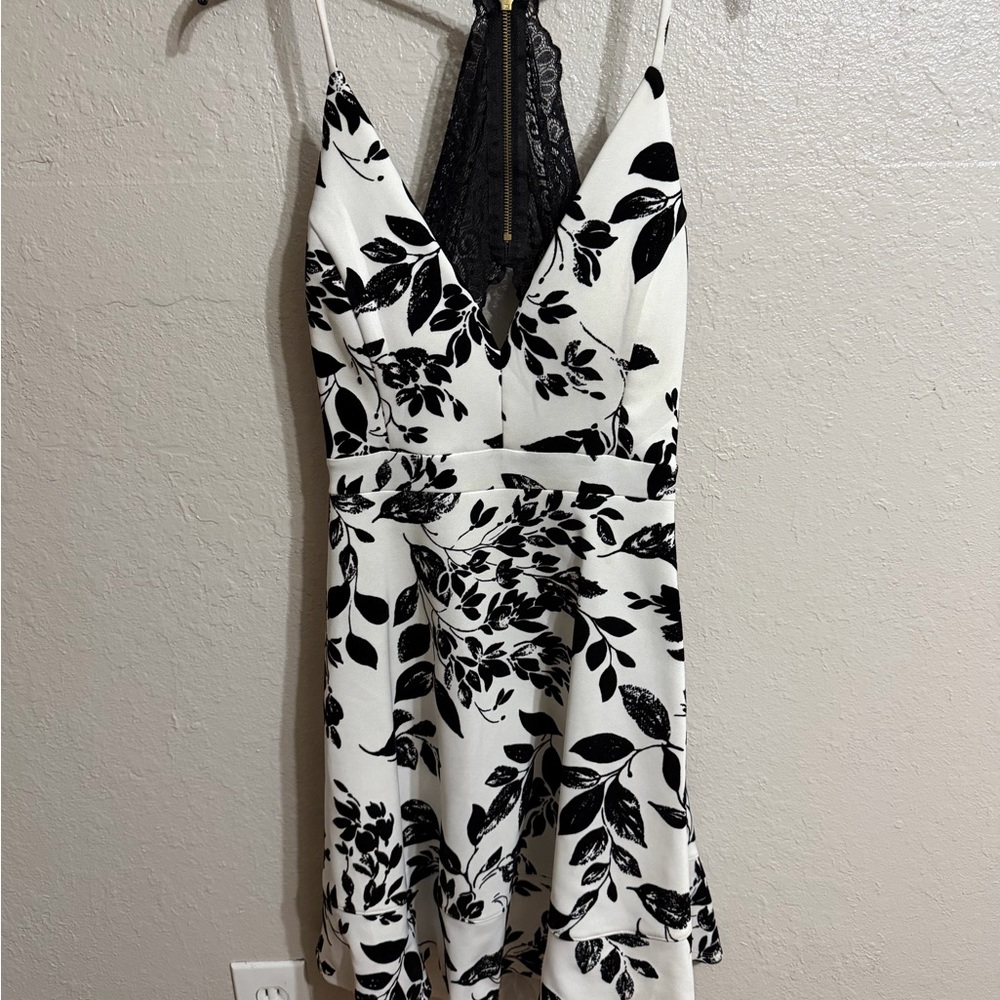 Macy's Black and White Leaf Print Backless Dress